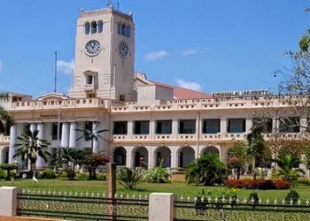 பேராசிரியர்கள் 2வது நாளாக உள்ளிருப்பு போராட்டம்