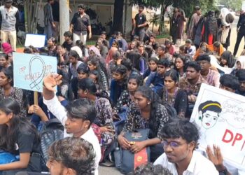 மருத்துவ கல்லூரியில் 10-க்கும் மேற்பட்ட மாணவிகளுக்கு பாலி*யல் தொல்லை