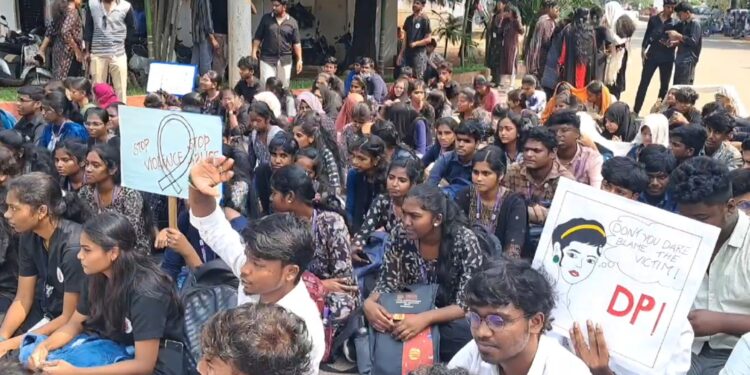 மருத்துவ கல்லூரியில் 10-க்கும் மேற்பட்ட மாணவிகளுக்கு பாலி*யல் தொல்லை