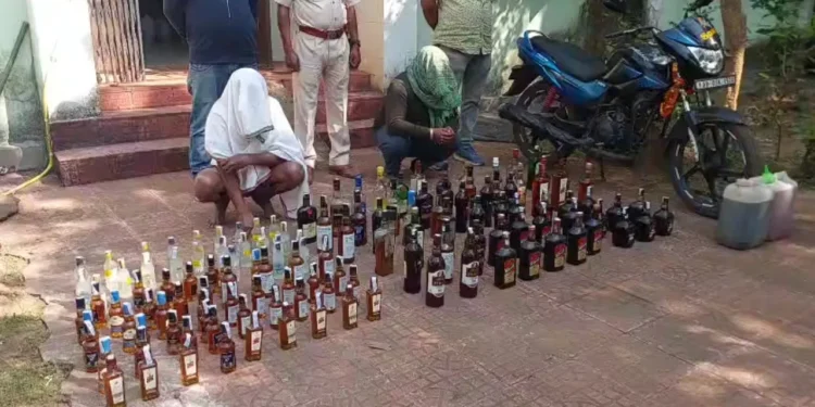 வெளிமாநில மதுபானம் பறிமுதல் – 3 பேர் கைது