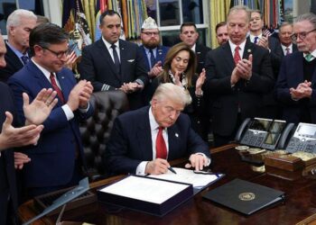 கையெழுத்திட்டார் டிரம்ப் – அமெரிக்க அரசு முடக்கம் முடிவுக்கு வந்தது