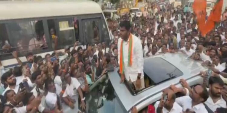 திடீரென கைது செய்யப்பட்ட அண்ணாமலை – தொண்டர்கள் சூழ்ந்ததால் பரபரப்பு