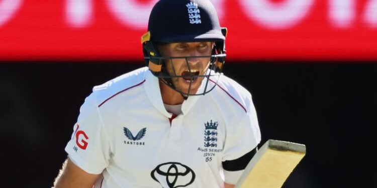 ஆஷஸ் டெஸ்டில் சதமடித்து ஜோ ரூட் அசத்தல்