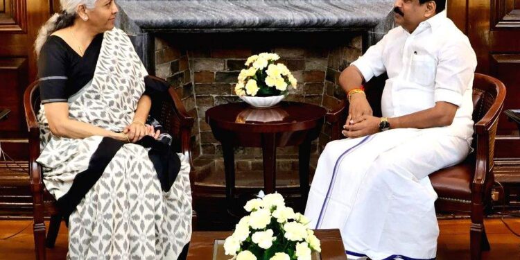 மத்திய நிதியமைச்சர் நிர்மலாவை சந்தித்தார் நைனார் நாகேந்திரன்