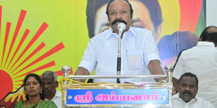 பொங்கல் பரிசு தொகுப்பில் மண்பானையும் இருக்குமா? – அமைச்சர் பெரியகருப்பன் பதில்