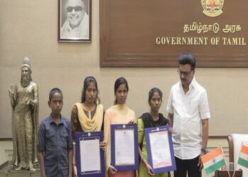 செத்தும் கொடுத்த தந்தை – குழந்தைகளின் நிலை கண்டு மனமுறுகிய முதல்வர்